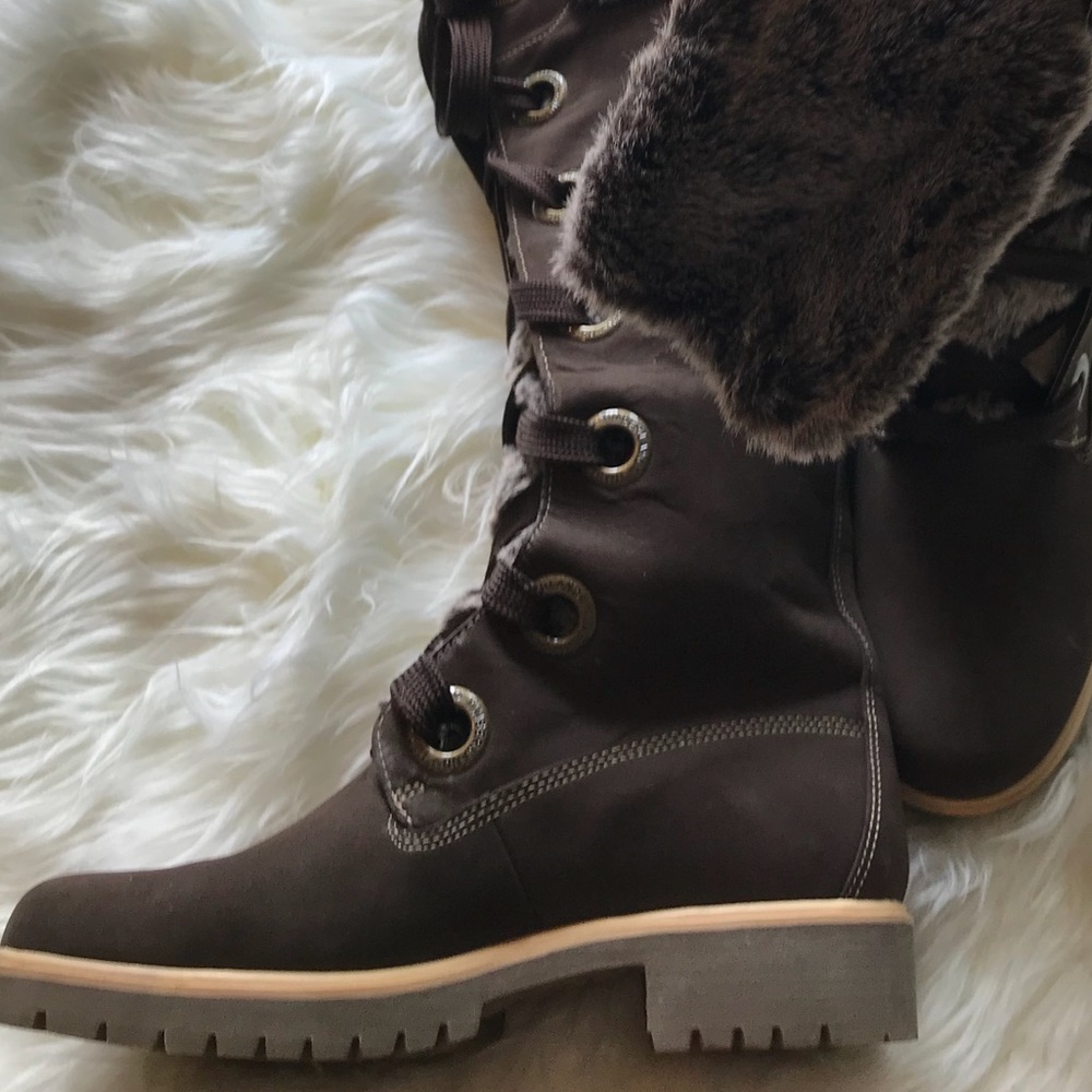 TIMBERLAND woman’s size 6 Boots